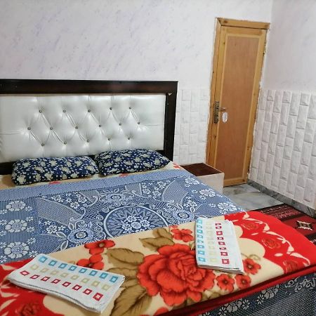 Guest House Hazem Al Azraq ash Shamālī Exteriör bild